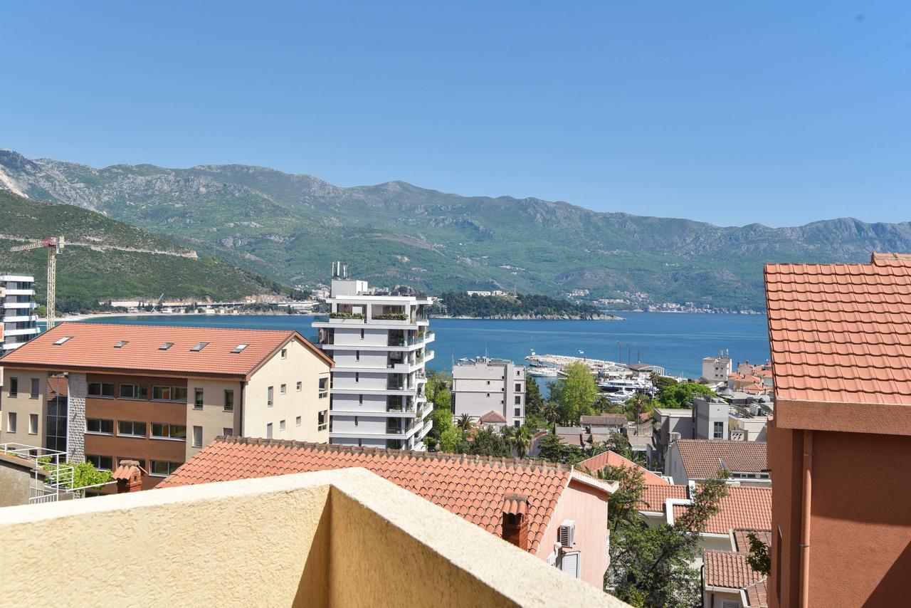 Apartments Jelusic Budva Bagian luar foto